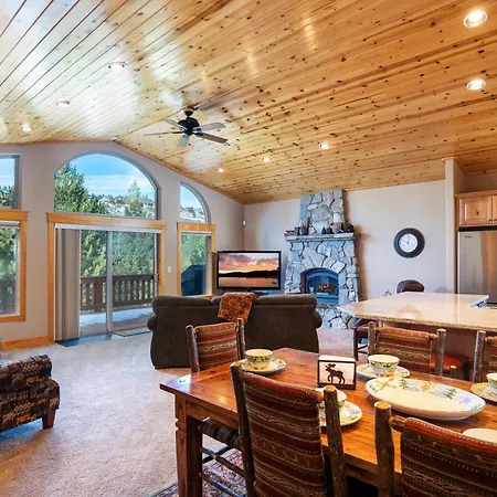 Hillside Mountain Creek Haven Home